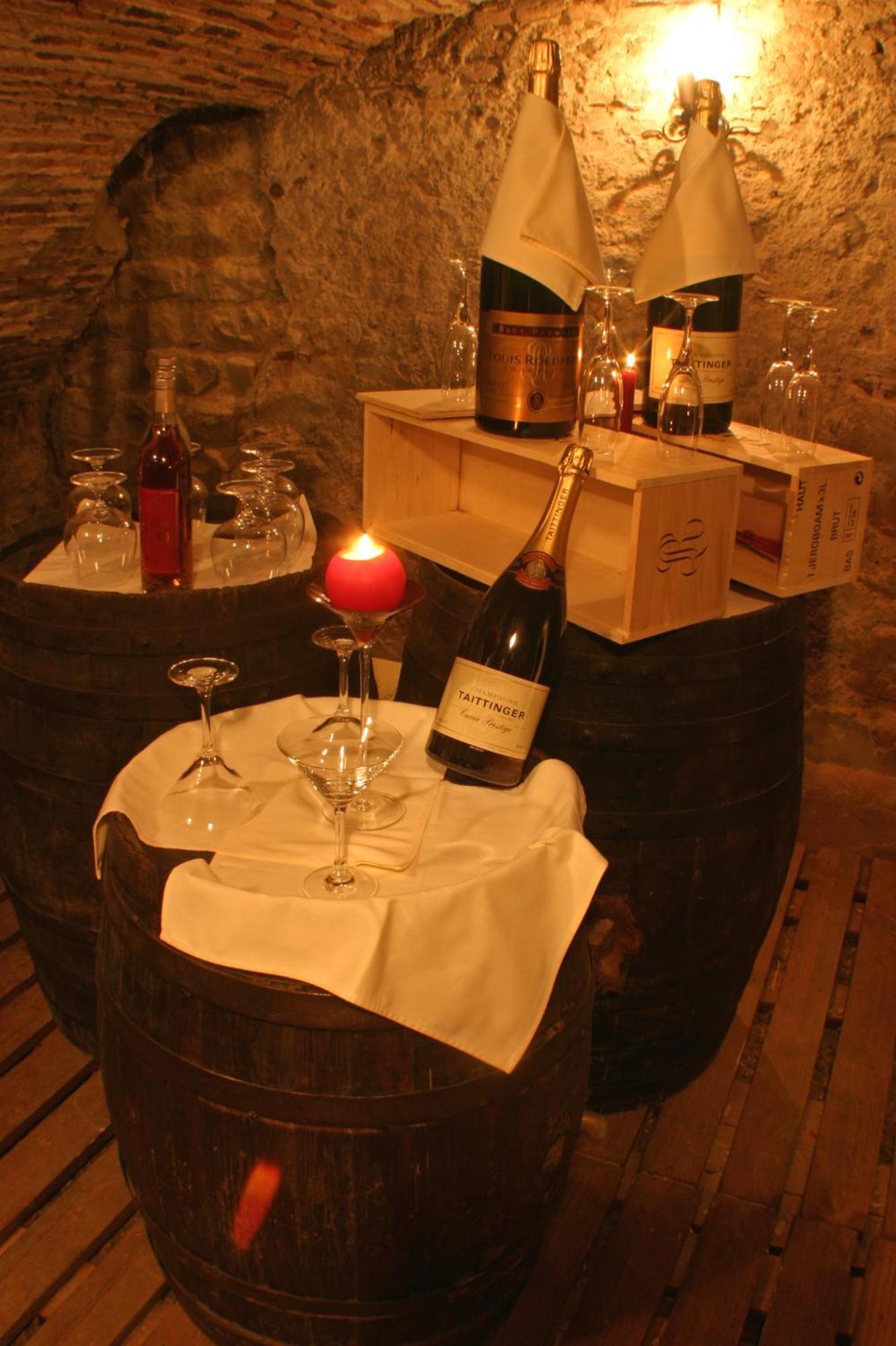 Le Clos De Bourgogne Moulins  Exteriör bild